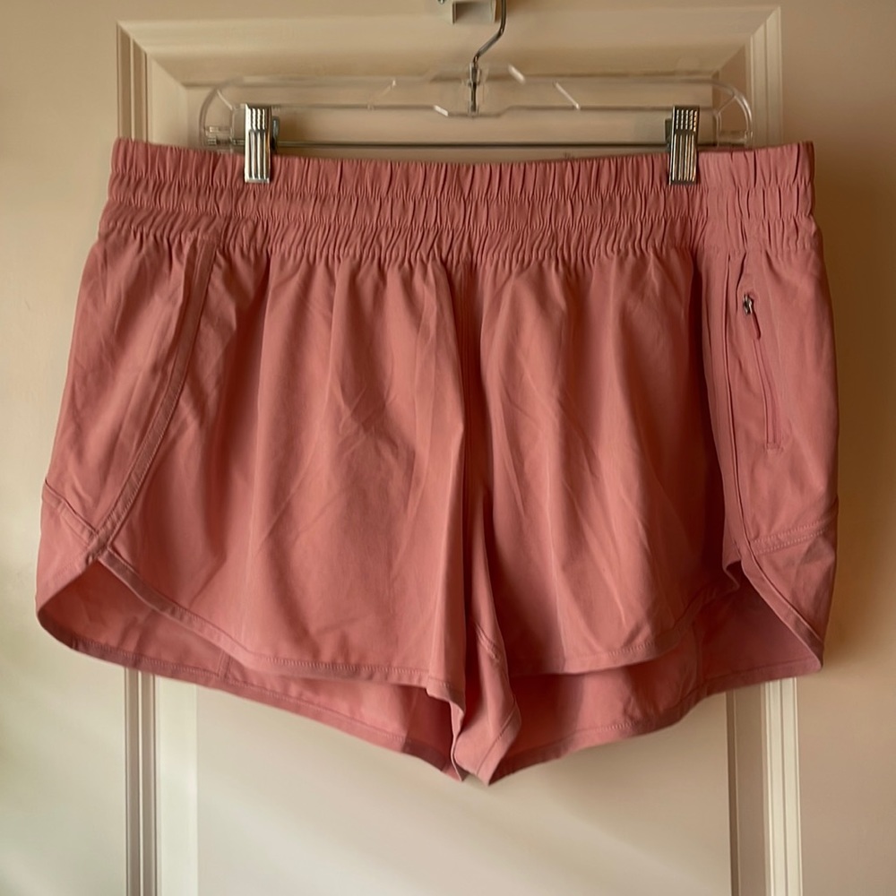 lululemon tracker low rise 4” short baby pink/bubblegum